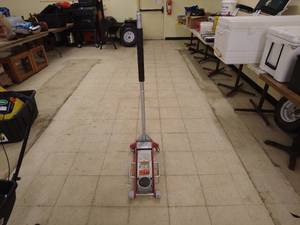 lot 65 image: Arcan HJ3000 Professional Hydraulic Floor Jack, 3.0 Tons