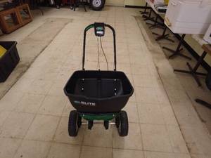 lot 66 image: Scotts Elite Spreader with Dual Rotors