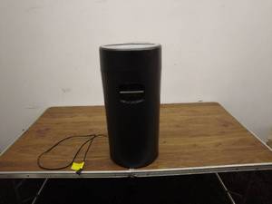 lot 100 image: AmazonBasics 12-Sheet Cross-Cut Paper Shredder
