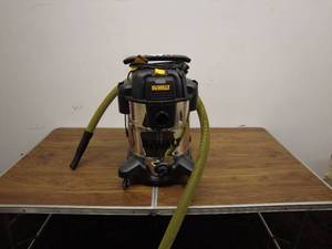 lot 101 image: DeWalt WetDry Shop Vacuum