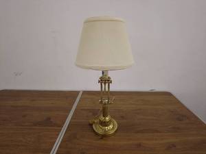 lot 118 image: Vintage Brass Table Lamp with Adjustable Arm