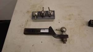 lot 208 image: Reese Trailer Hitch with Multiple Ball Mounts