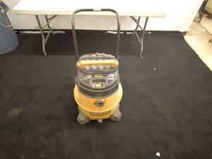 lot 216 image: RIDGID Professional WetDry Vacuum 6.5 HP