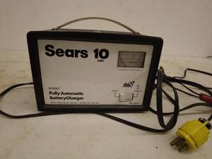 lot 225 image: Sears 10 AMP Fully Automatic Battery Charger