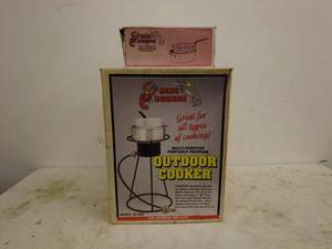 lot 226 image: King Kooker 12RTF Portable Propane Outdoor Cooker