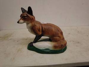 lot 227 image: Vintage Ceramic Fox Figurine
