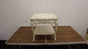 lot 131 image: Vintage White Distressed End Table with Lower Shelf