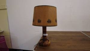 lot 154 image: Vintage Wooden Table Lamp with Pinecone Shade