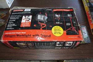 Craftsman Work Light with Nails