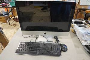 Apple iMac Computer with Keyboard and Mouse