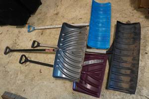 4 Snow Shovels