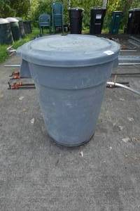 Large Rubbermaid Bin with Lid