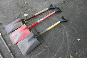 3 Garden Shovels