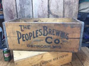 lot 110 image: Vintage The Peoples Brewing Co Wooden Crate