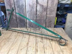 lot 173 image: Nifty Wrought Iron Sign Hanger