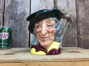lot 180 image: Vintage Royal Doulton D6403 Pied Piper - Pitcher