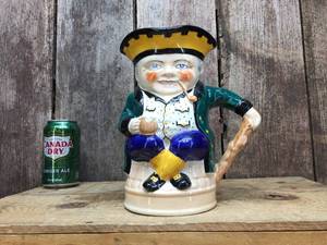 lot 183 image: Vintage Bishop England - Oriental Ivory - Pub Pitcher