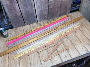 lot 206 image: Vintage Advertiser Yardsticks