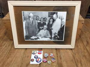 lot 233 image: Vintage FDR Photo - Political Pins