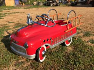 lot 103 image: Fire Chief Pedal Car