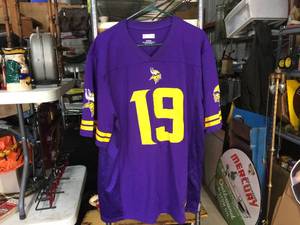 lot 270 image: NFL Team Apparel THIELEN Jersey XL