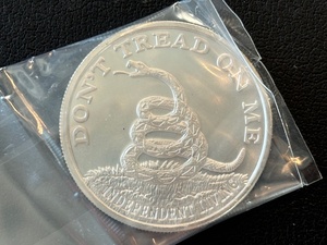 1 Ounce .999 Fine Silver Round Dont Tread On Me
