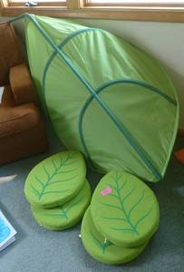 lot 12 image: FOUR leaf shaped IndoorOutdoor Seats and large leaf canopy