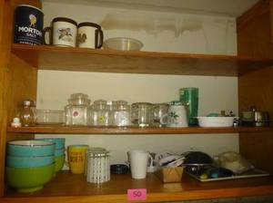 lot 50 image: Large lot of kitchen items - see all pictures