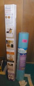 lot 68 image: New Yoga Mat and Retractable Gate 55 inches by Dreambaby