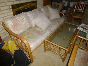 lot 133 image: Nice living room set of Rattan Cane furniture - Couch, coffee table, 2 chairs, lamp table