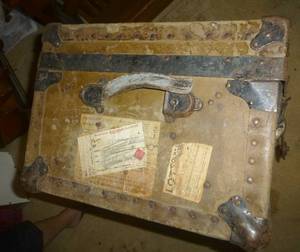 lot 135 image: WWI Footlocker  trunk