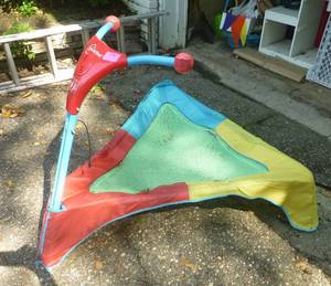 lot 176 image: Kid Active handled jumper
