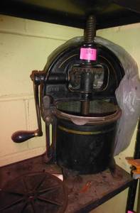 lot 181 image: Vintage applesausage press
