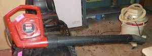 lot 189 image: Toro 850 leaf blower