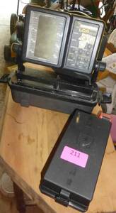 lot 211 image: Humminbird LCR2000 with a battery pack