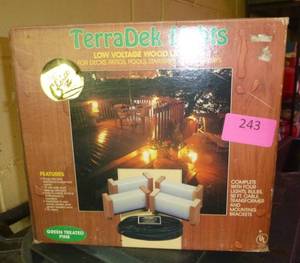 lot 243 image: New in box Deck lights - set of 4