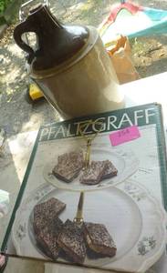 lot 254 image: 2 tier serving tray and old jug