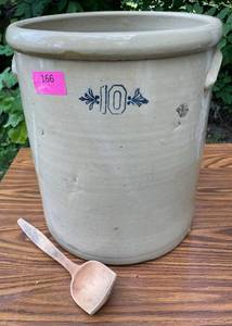 lot 166 image: Fort Dodge Stoneware Company 10 Gallon Crock