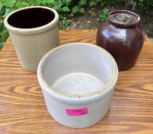 lot 169 image: Minnesota Stoneware (Red Wing) Salt Glaze 1 Gallon Crock,  stoneware butter crock and brown glaze Preserve Jar with lid