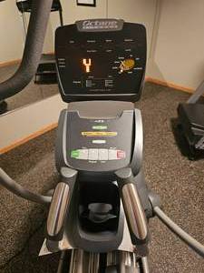 lot 23 image: Octane Fitness Elliptical Exercise Equipment