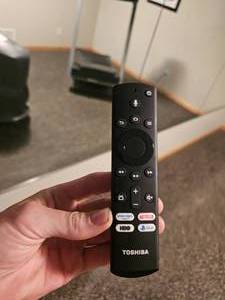 lot 80 image: 32 inch Toshiba Television