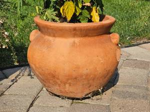 lot 46 image: Handsome Terracotta Handled Planters