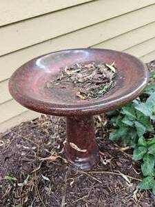 lot 96 image: Burgundy Glase Ceramic Birdbath