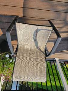 lot 54 image: Tropitone Patio Furniture Patio Table & Chairs