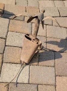 lot 62 image: Metal Knodder Dog Garden Statue