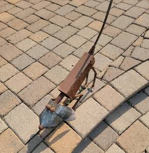 lot 63 image: Metal Hound Dog Garden Statue