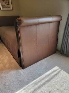 lot 30 image: Chocolate Brown Trundle Day Bed