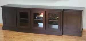 lot 19 image: Modern Entertainment Cabinet Stand