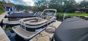 lot 5G image: 2022 Bennington 23 SLX - Located in Nisswa MN on Gull Lake