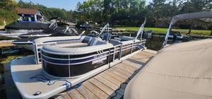 lot 7G image: 2022 Bennington 23 SSNPXAPG Tri Toon 7882 MF - Located in Nisswa MN on Gull Lake